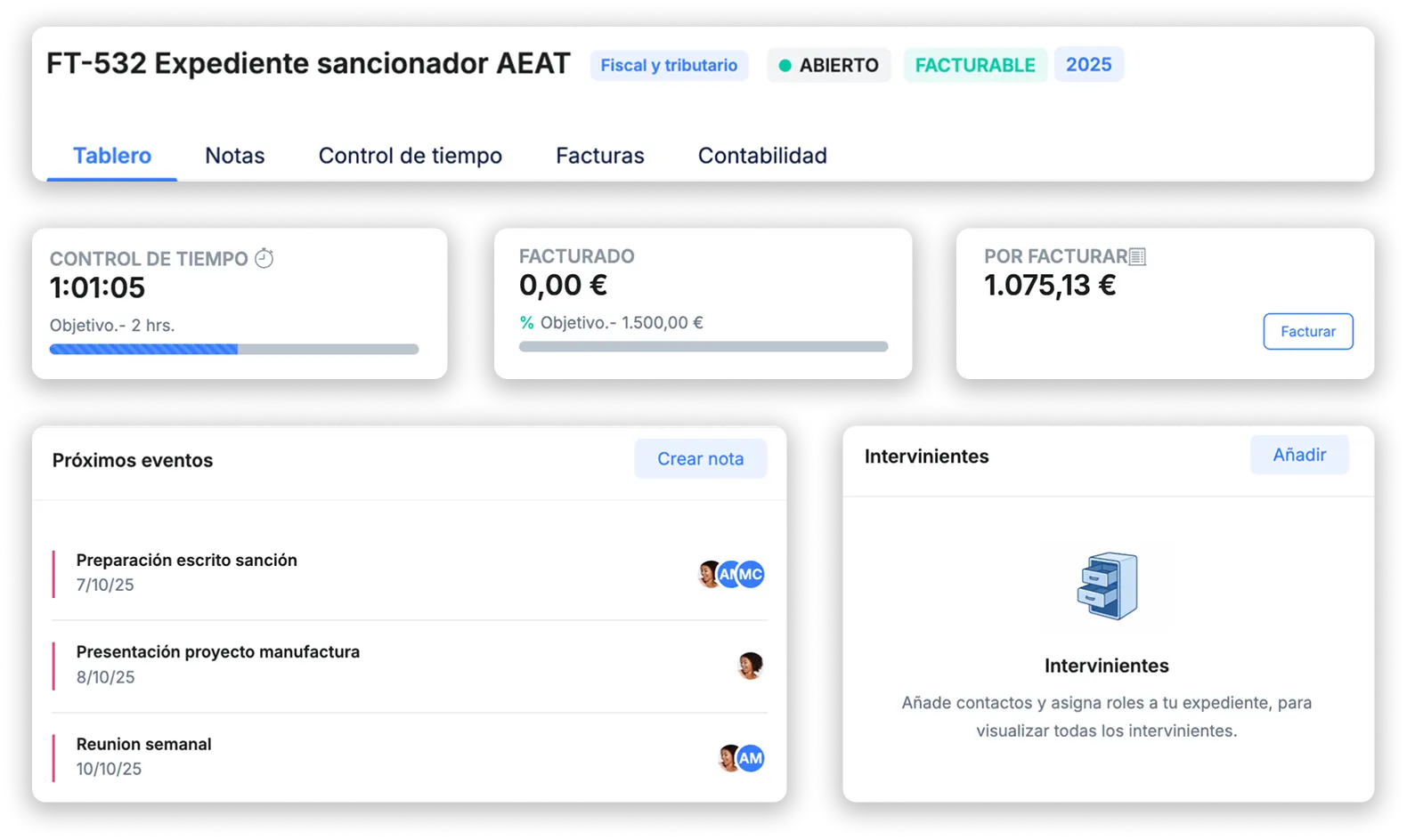 Panel de control del expediente mostrando información general, notas, control de tiempo y facturas